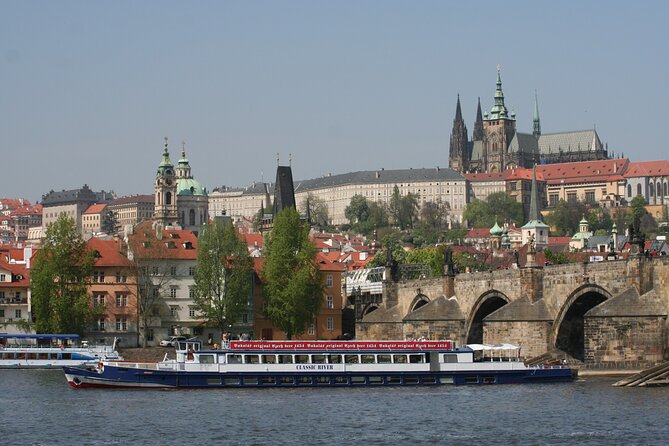 Prague: Sightseeing Boat Cruise With Buffet Dinner - Reviews