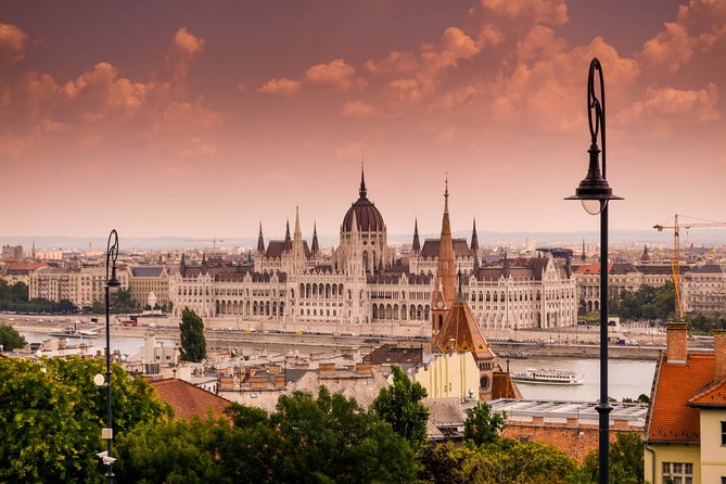 Prague to Budapest - Private Transfer With 2 Hours of Sightseeing - Operating Details