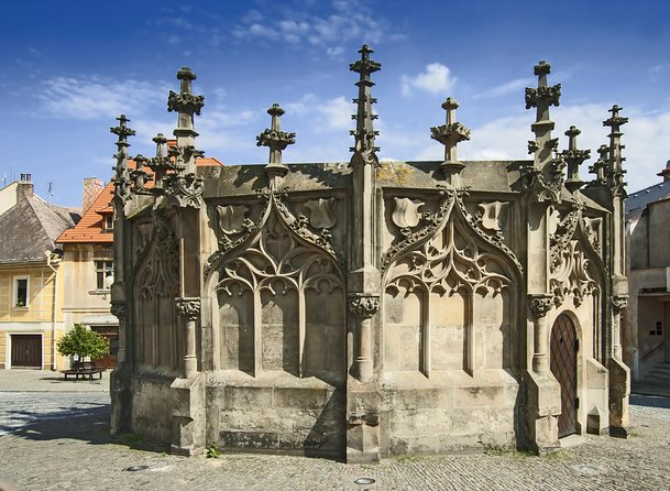 Prague to UNESCO Kutna Hora and Ossuary Guided Tour With Transfer - Tour Highlights