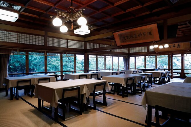 Private Food and Architecture Walking Tour in Kinsuite - Overview