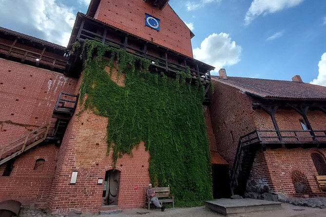 Private Full-Day Trip to Turaida, Sigulda, and Cesis - Transportation Details