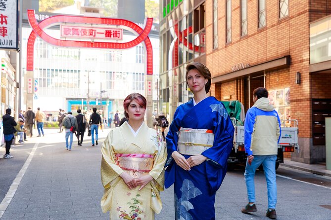 Private Kimono Cultural and Historical Walk in Kabukicho - Hair Styling and Bottled Water