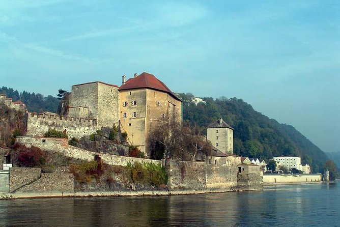 Private One Way Transfer From Cesky Krumlov to Passau - Service Details