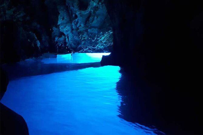 Private Speedboat Tour to Blue Cave and Visit Island Hvar - Whats Included