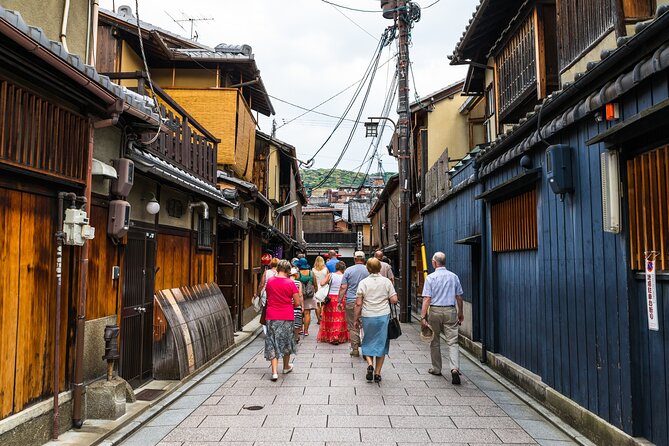 Shimogamo Shrine & Nishiki Market Bus Tour Kyoto - Tour Details