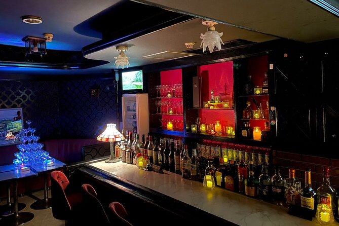 Tokyo Secret Membership Bar Hopping Night Tour in Shinjuku - Guide Information and Start Time