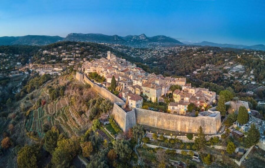 Visit Saint Paul De Vence, Antibes & Cannes: 7h Tour