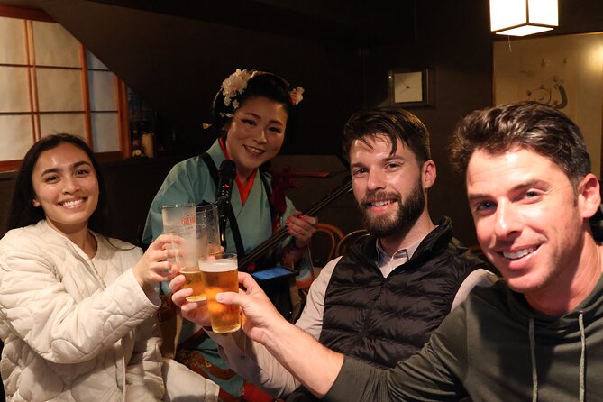 3 Bars and Foods Hopping Tour With Geisha at Araki Cho