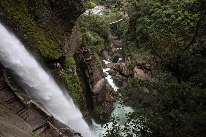3-Day Private Tour to Cotopaxi Volcano, Quilotoa Lagoon & Baños