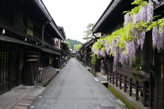 1-Day Shirakawago & Takayama Tour (Round Trip From Kanazawa) - Expectations & Information