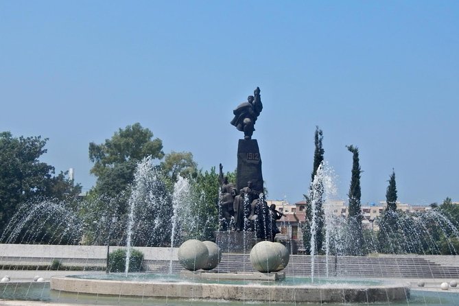 Discover Vlora: Guided City Walking Tour - Guides Attire Details