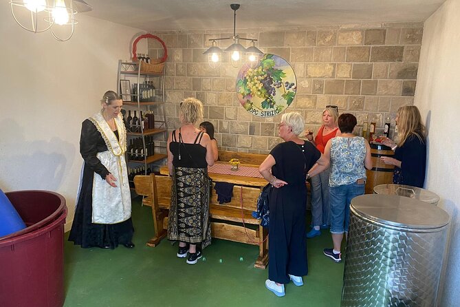 Family-run Vineyard Tour & Award Winning Wine Tasting/Delicacies - Inclusions and Logistics