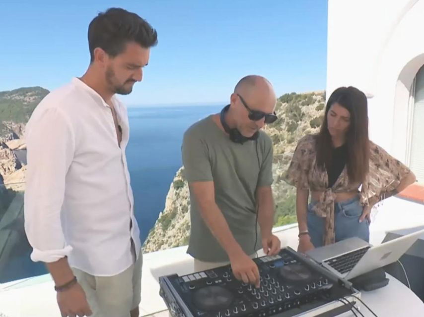 IBIZA DJ Lesson, Sunset and Party at Cafe Del Mar - Instructor Qualifications