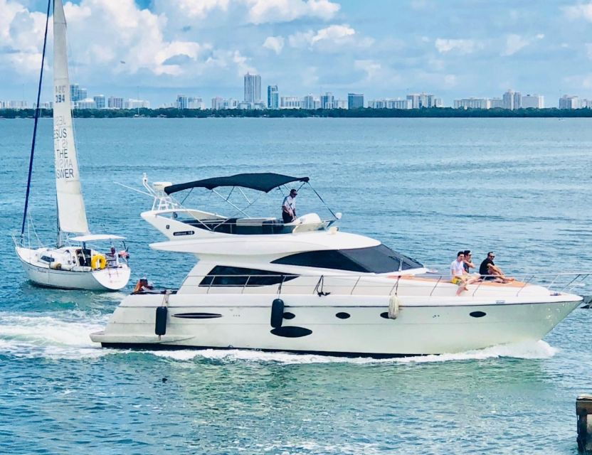 Miami: Yacht and Boat Rentals With Captain