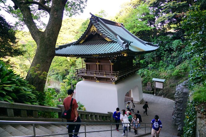 Private Kamakura and Enoshima Day Tour From Tokyo - Weather-Dependent Experience and Minimum Travelers