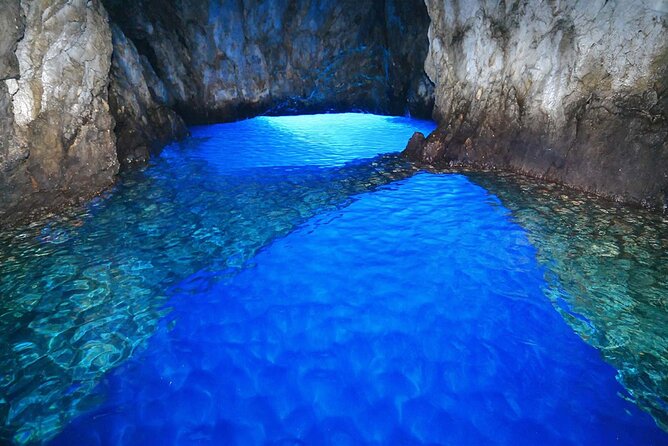Private Speedboat Tour to Blue Cave and Visit Island Hvar - Meeting and Pickup