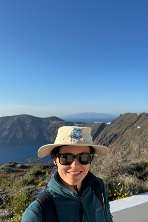 Santorini: Sunset Walking Tour in Caldera Path With Tasting