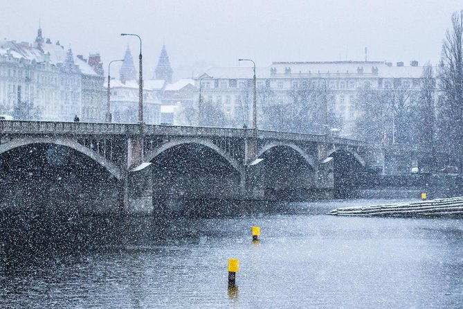 Shared Departure Transfer: Prague Hotel to Prague Airport - Additional Information