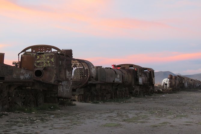 Sunset and Stargazing at Train Cemetery (Cementerio De Trenes) From Uyuni - Sunset Viewing and Wine Tasting