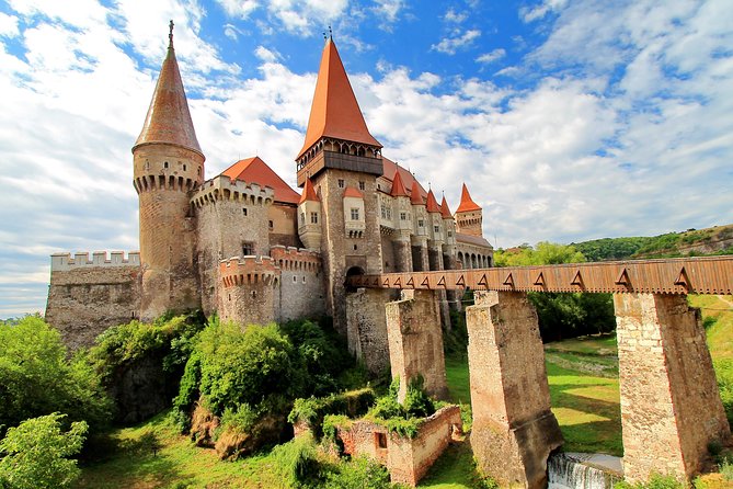 Transylvania Tour From Budapest to Bucharest: 4 Days - Accommodations and Amenities