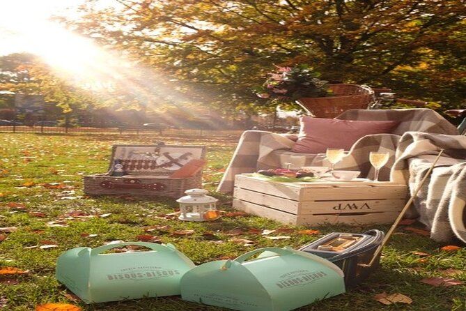 Champagne Picnic Hamper for 2 With Retro Bicycles Manchester - Directions for Fletcher Moss Gardens