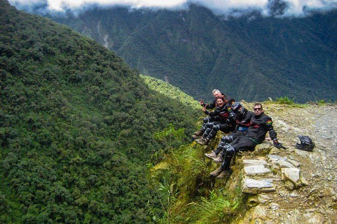 Death Road by Bike -Full Suspension- - Meeting Point