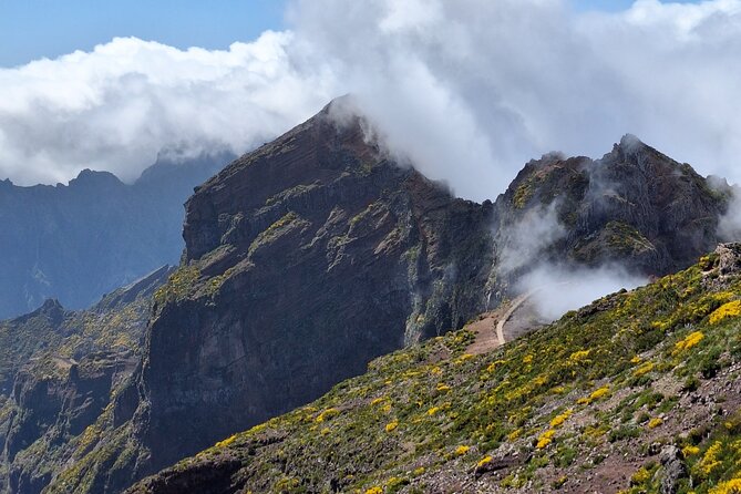 Pico Do Areeiro to Pico Ruivo PR1 Private Hike - Frequently Asked Questions