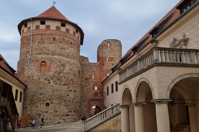 Riga to Vilnius - Sightseeing Transfer - Inclusions and Amenities