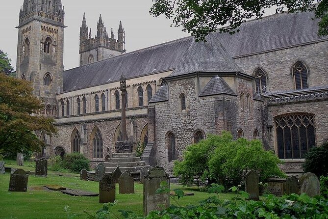 The Ghosts of Llandaff: A Self-Guided Audio Tour - Accessibility and Group Size