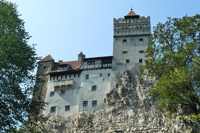 Tour of the 3 Castles: Bran, Rasnov and Peles in Spanish (Native Spanish Guide). - The Sum Up