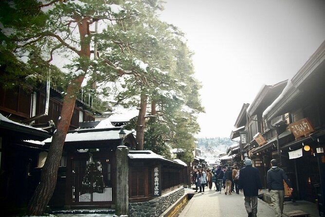 1 Hour Private Photoshoot at Gifu From Hida to Takayama - Directions and Final Details
