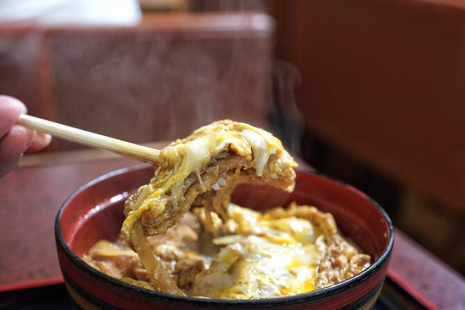 3 Hours Private Food and Walking Tour to Snack Bar in Nakasu - Tour Inclusions