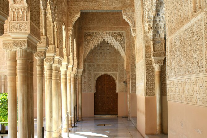 Alhambra and Nasrid Palaces: Skip-the-line Ticket and Local Guide - Skip-the-line Advantage