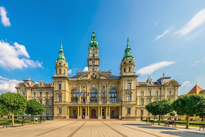 Budapest-Vienna One-Way Sightseeing Transfer - Pickup Details