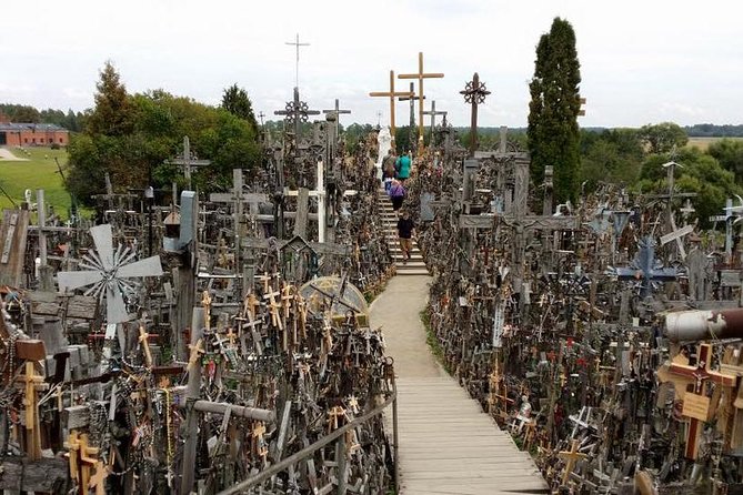 Private Trip From Vilnius to Riga: Hill of Crosses, Rundale Palace, Bauska Castl - Detailed Tour Itinerary