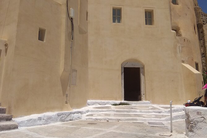 Top Sights of Santorini With Wine Tasting and Sunset in Oia - Akrotiri Archaeological Site Visit