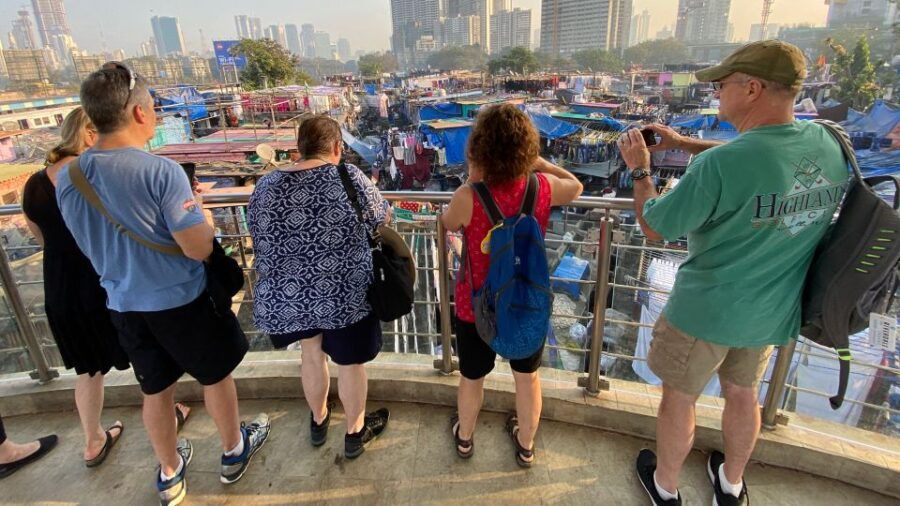 Two Days in Mumbai: Sightseeing, Slum, Elephanta & Market