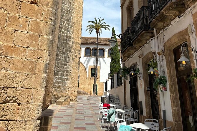 Wine Tasting and Tapas in Bars in Javea Old Town With Lunch - Guided Wine Tasting