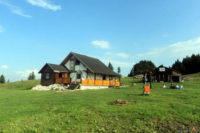 1 Day CARPATHIAN PEAKS & CHALETS Hike - Hike Itinerary and Schedule