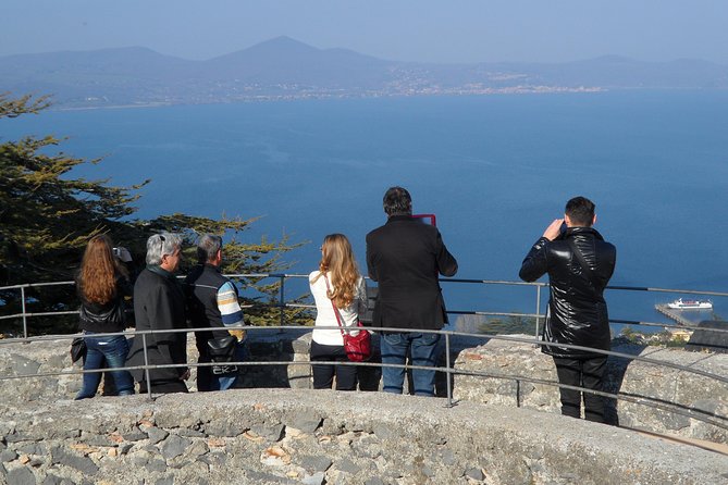 Bracciano: Odescalchi-Orsini Ancient Castle Tour With Lunch - Tour Directions