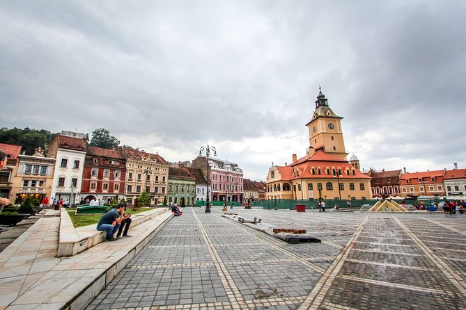 Guided Tour in Spanish to the Medieval Center of Brasov (Native Spanish Guide). - Meeting Time