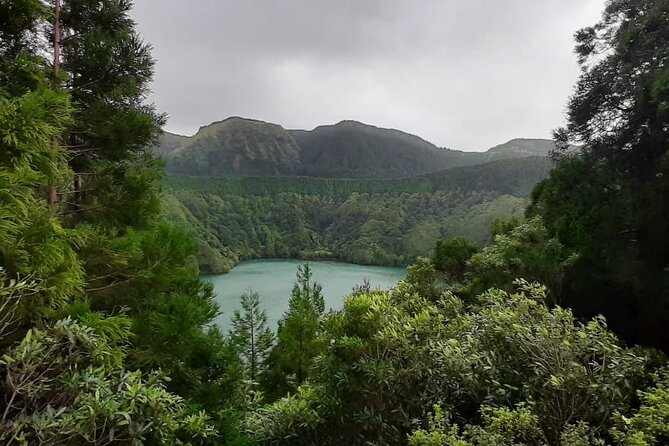 Guided Visit to the Crater and Volcano of Lagoa Das Sete Cidades - Tour Overview