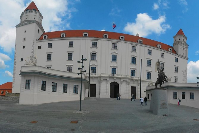 Private Transfer From Budapest to Vienna With a Great Guided Tour in Bratislava - Customer Reviews