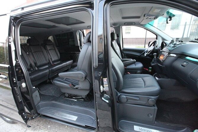 Private Transfer From Prague Airport to Prague City Hotels 1 - 7 Pax - What To Expect