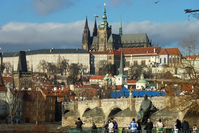 Shared Departure Transfer: Prague Hotel to Prague Airport - Cancellation Policy