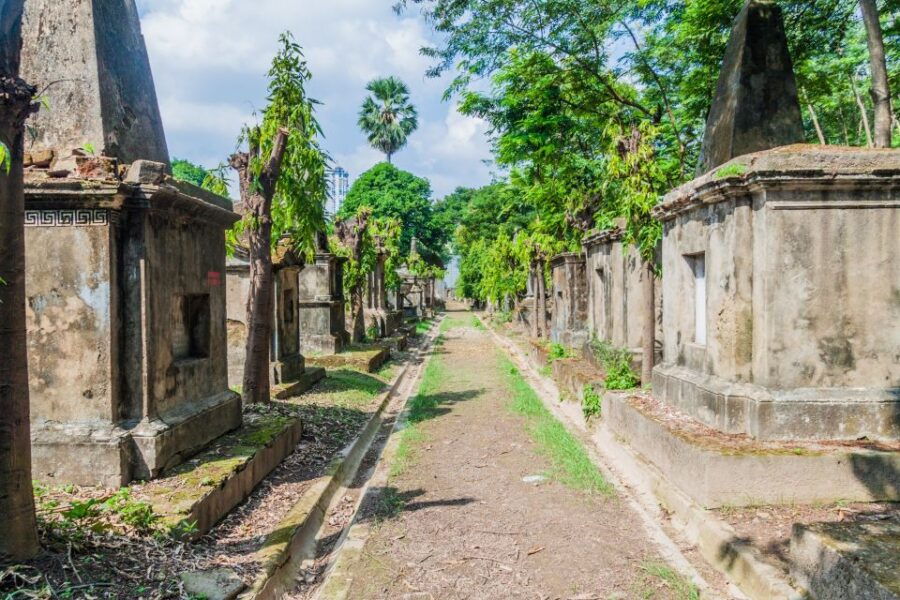 7 Hours Mother Teresas House & Kolkata Churches Tour