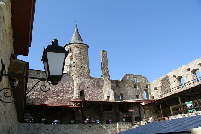2-Hour Guided Walking Tour of Tallinn - Output: