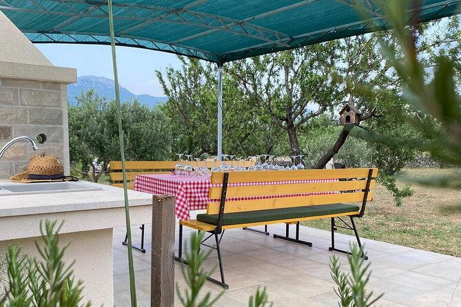 Family-run Vineyard Tour & Award Winning Wine Tasting/Delicacies - Meeting Point Details