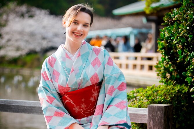 Kamakura Tour With Pro Photographer: Tsurugaoka Hachimangu Shrine - Expert Photography Tips