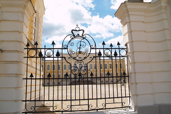 Private Day Trip to Rundale Palace, Hill of Crosses & More - Directions